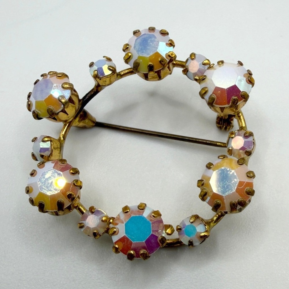 Signed Austria‎ AB Rhinestone Wreath Brooch 1.5" Gold Tone Vintage